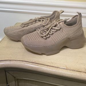 Worn only twice .. no dimonds have fallen off